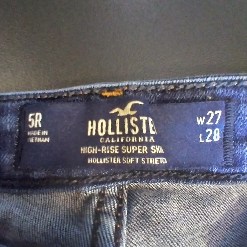 Hollister Womens Denim Jean Size 5R Button Up Raw Hem